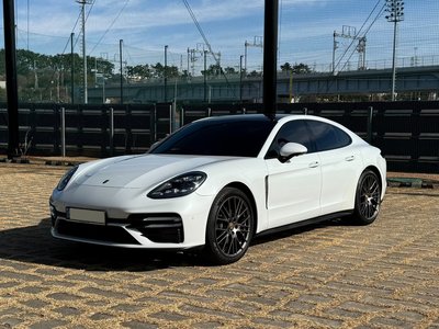 PORSCHE PANAMERA - 7