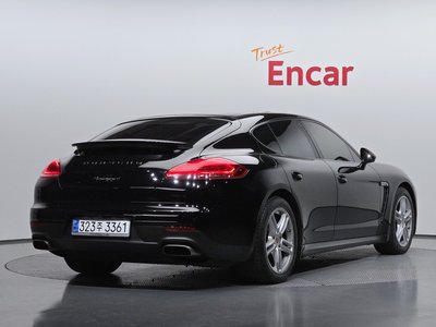 PORSCHE PANAMERA - 4