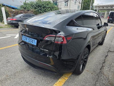 2024 Tesla MODEL Y photo 2