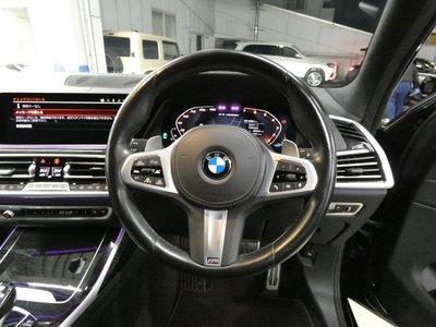 BMW X7 - 7
