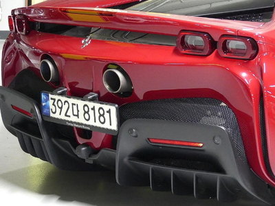 2021 FERRARI SF90 STRADALE thumbnail 17