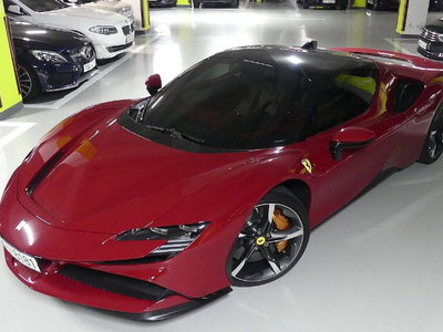 2021 FERRARI SF90 STRADALE thumbnail 18