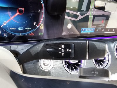 MERCEDES-BENZ E-CLASS - 9