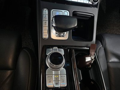 2019 Genesis G90 — фото 9