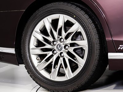 2018 Lexus LS — миниатюра 25