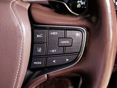 2018 Lexus LS photo 9