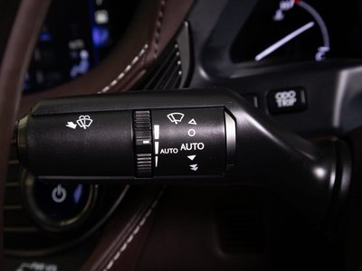 2018 Lexus LS — миниатюра 50