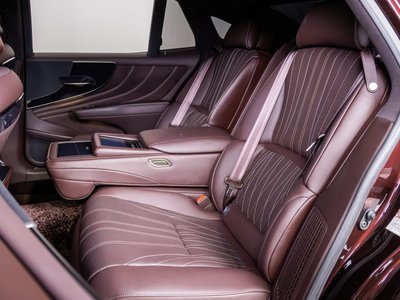 2018 Lexus LS photo 8