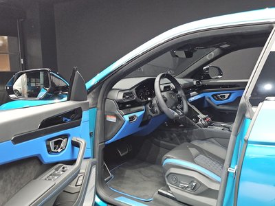 صورة 10 لـ 2024 Lamborghini URUS