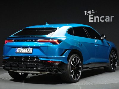 صورة 3 لـ 2024 Lamborghini URUS