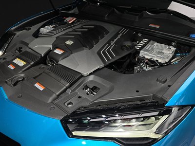 صورة 7 لـ 2024 Lamborghini URUS