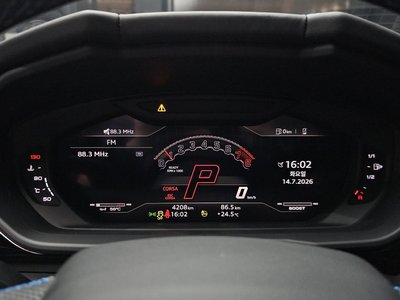 صورة 8 لـ 2024 Lamborghini URUS