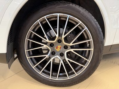 PORSCHE CAYENNE - 8