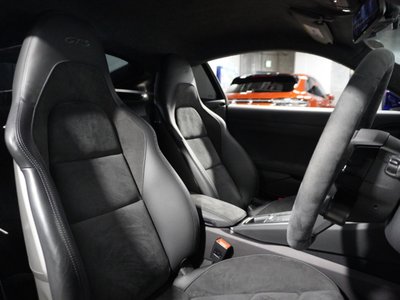 PORSCHE 718 CAYMAN - 10