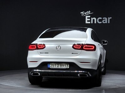 MERCEDES-BENZ GLC - 4