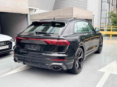 AUDI RS Q8 - 4
