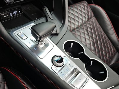 GENESIS G70 - 9
