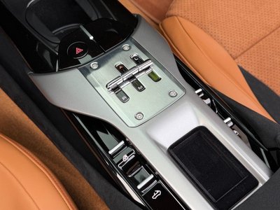صورة 9 لـ 2025 FERRARI 12 CHILLED SPIDER