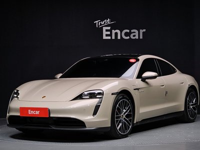 PORSCHE TAYCAN - 1