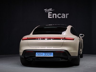 PORSCHE TAYCAN - 4