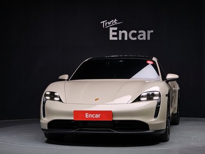PORSCHE TAYCAN - 2