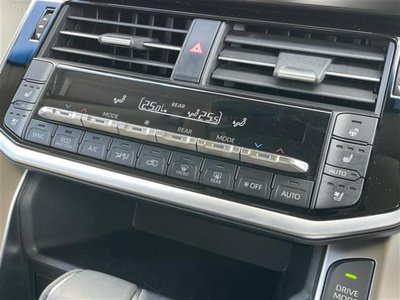 TOYOTA LAND CRUISER 300 - 9