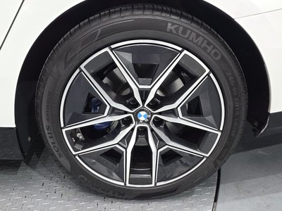 BMW 5 SERIES - 8