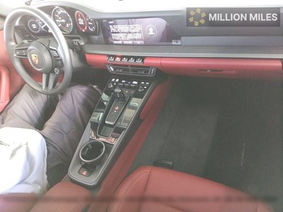 PORSCHE 911 2024 thumbnail 3