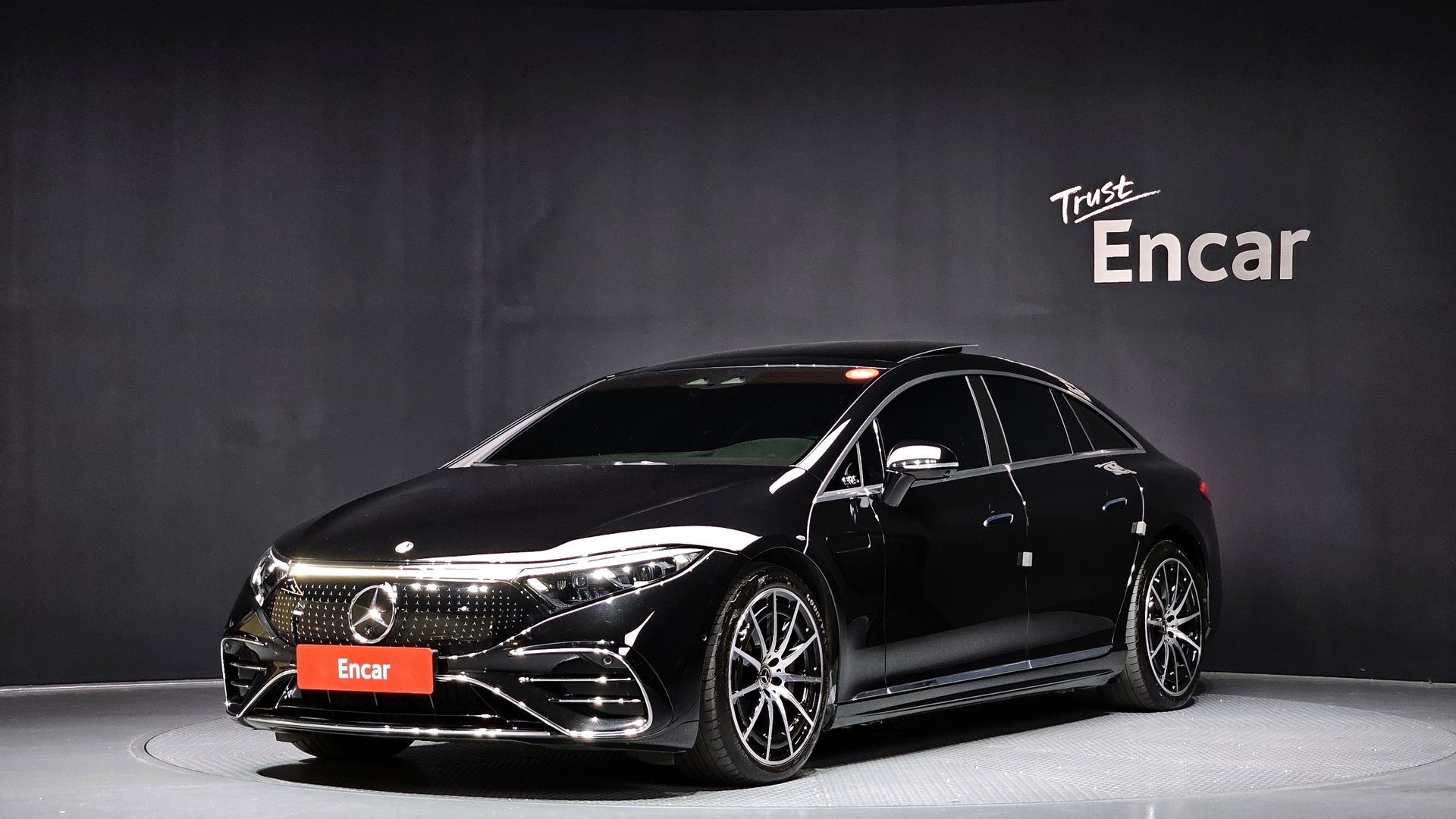 MERCEDES-BENZ EQS - View 1