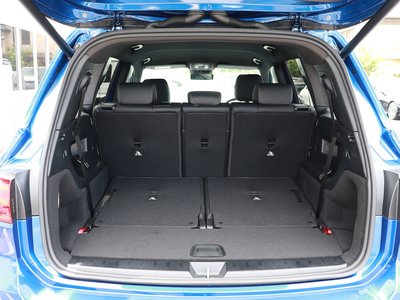 2025 Mercedes-BENZ GLB — миниатюра 17