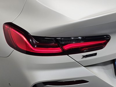 BMW 8 SERIES - 10