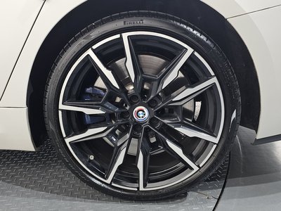 BMW 8 SERIES - 8