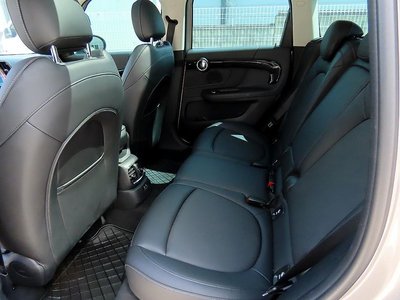 MINI COUNTRYMAN - 10