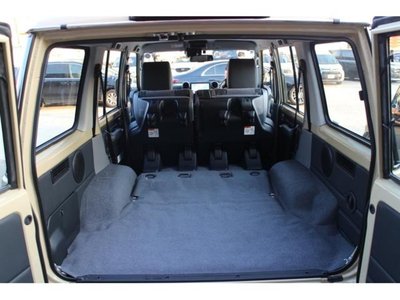 2025 Toyota LAND CRUISER 70 — миниатюра 38