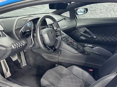 صورة 2 لـ 2017 Lamborghini AVENTADOR