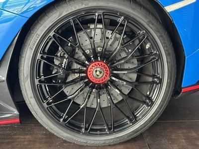صورة 4 لـ 2017 Lamborghini AVENTADOR