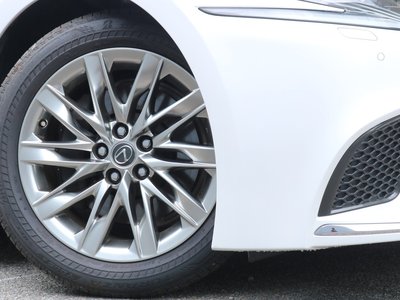 LEXUS LS - 9