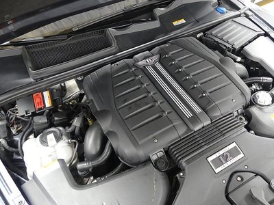 BENTLEY BENTAYGA - 6