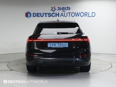 AUDI Q8 E-TRON - 3