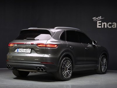 PORSCHE CAYENNE - 4
