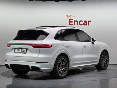 صورة 3 لـ 2022 Porsche CAYENNE