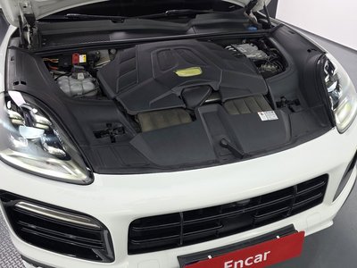 صورة 7 لـ 2022 Porsche CAYENNE