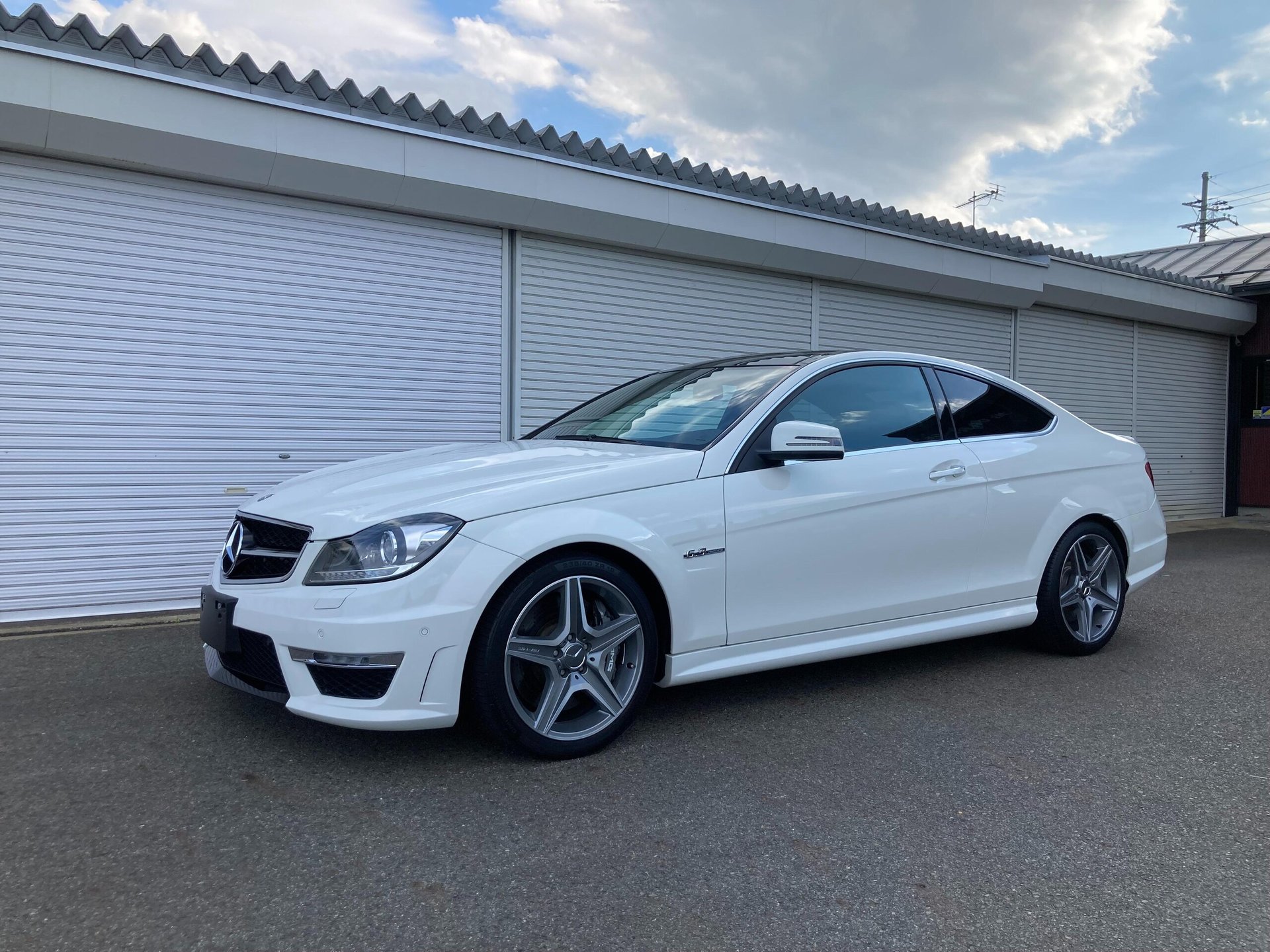MERCEDES-BENZ C-CLASS AMG - View 1