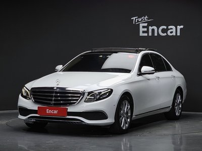 MERCEDES-BENZ E-CLASS - 1