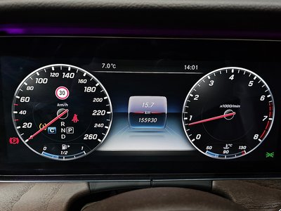 MERCEDES-BENZ E-CLASS - 8