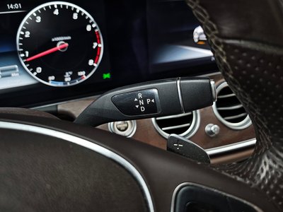 MERCEDES-BENZ E-CLASS - 9