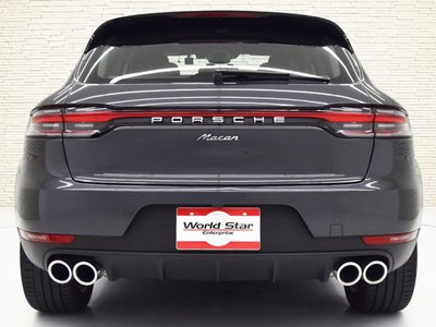 PORSCHE MACAN - 4