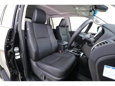 TOYOTA LAND CRUISER PRADO - 8