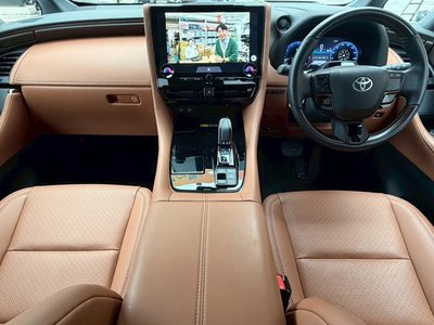 2025 Toyota VELLFIRE photo 7
