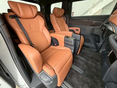 2025 Toyota VELLFIRE photo 10